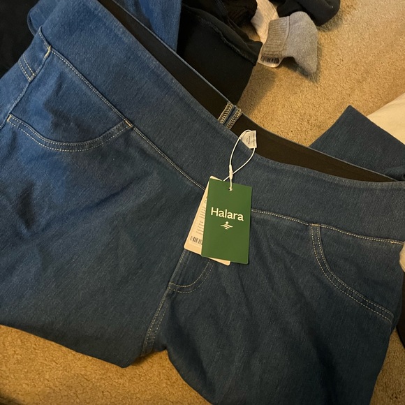 Women's NWT halara legging jegging jeans - Picture 3 of 4